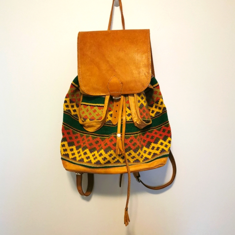 VINTAGE | Adorable crochet leather backpack purse bag